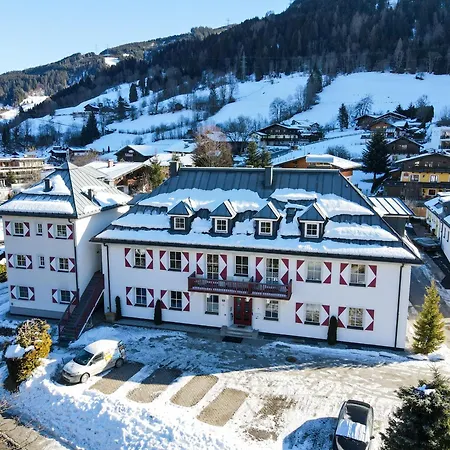 아파트 Kitz Residenz Twelve By In One